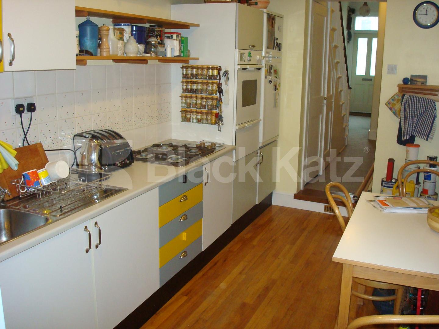 			2 Bedroom, 1 bath, 1 reception Flat			 Windsor Road, Holloway